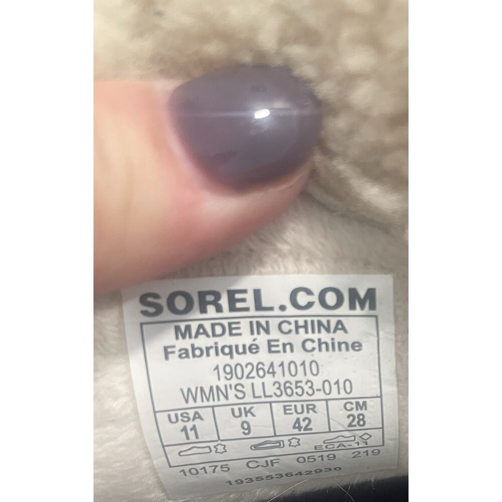 Sorel Black and Burgundy Winter Boots - Picture 11 of 14